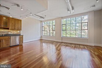 1600 Clarendon Blvd in Arlington, VA - Building Photo - Building Photo