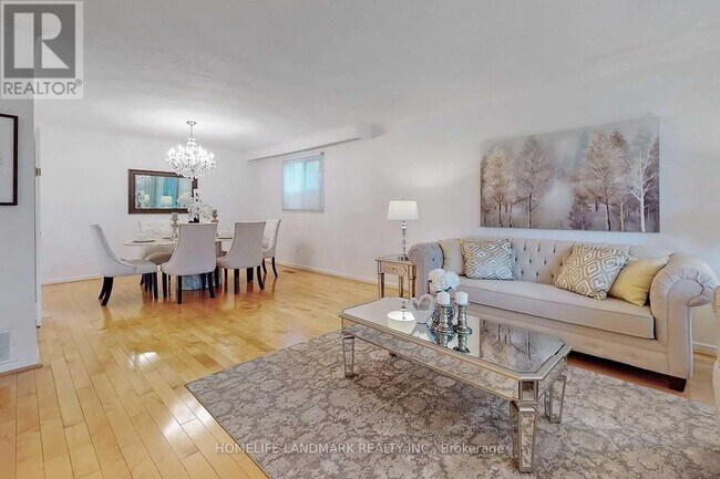 117 Clansman Blvd. in Toronto, ON - Building Photo - Building Photo