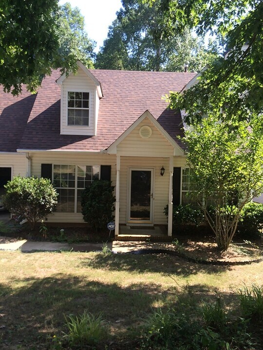 135 W Fall River Way in Simpsonville, SC - Building Photo