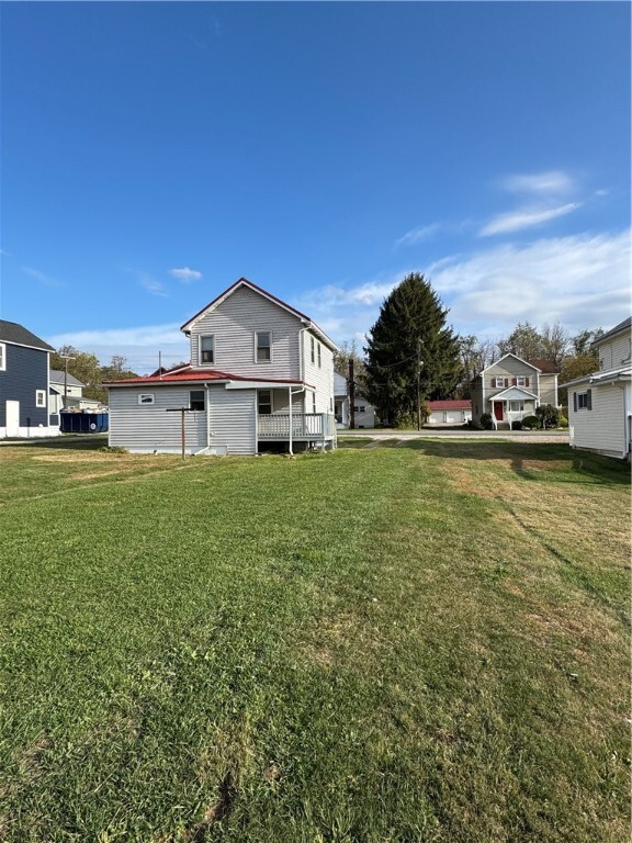 70 9th St in Lucernemines, PA - Foto de edificio - Building Photo