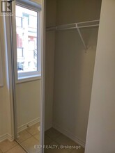 240 Lagerfeld Dr in Brampton, ON - Building Photo - Building Photo