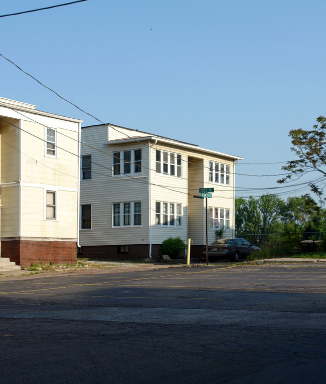 49 Jeanette Ct in Akron, OH - Building Photo - Building Photo