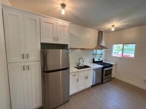 133 N Reno St, Unit 101 in Los Angeles, CA - Building Photo - Building Photo