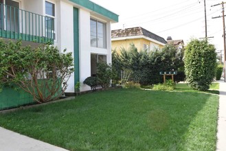 2104 Huntington Ln in Redondo Beach, CA - Building Photo - Building Photo