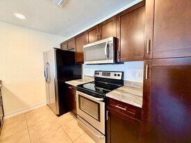 503 Hancock Bridge Pkwy in Cape Coral, FL - Building Photo