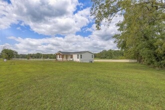 19990 Interurban Rd in Camden Point, MO - Building Photo - Building Photo