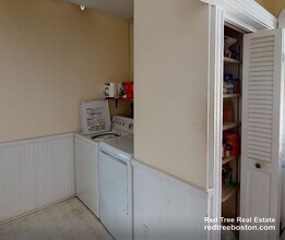 29 Victoria St, Unit 2 in Somerville, MA - Foto de edificio - Building Photo