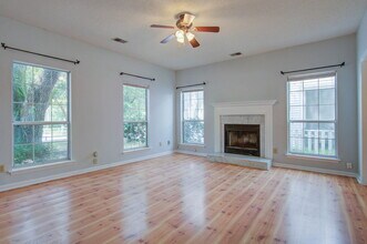 1559 Harborsun Dr in Charleston, SC - Foto de edificio - Building Photo