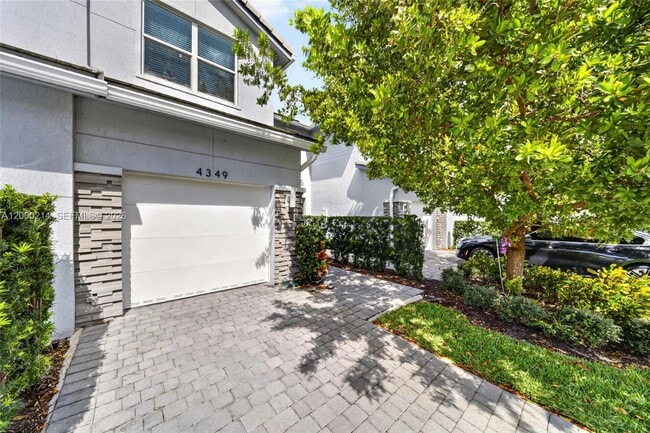 4349 Veleiros Ave in Lighthouse Point, FL - Building Photo - Building Photo