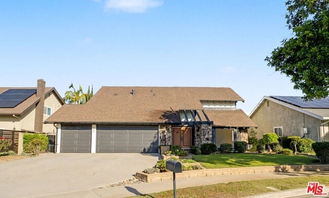 243 Blanquita Way in Placentia, CA - Building Photo - Building Photo