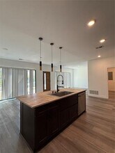 2707 Carpenter Ave in Dallas, TX - Building Photo - Building Photo