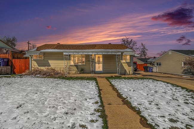 5023 W Dakota Ave in Denver, CO - Building Photo - Building Photo