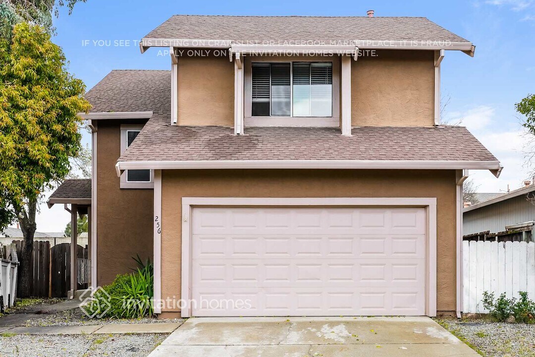 256 Brazil Ct in Oakley, CA - Building Photo