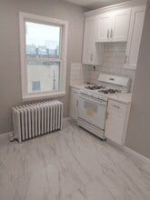 137 Chestnut Ave, Unit Chestnut 2nd floor in Staten Island, NY - Foto de edificio - Building Photo