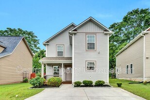 121 Crown Ct in Williamston, SC - Building Photo