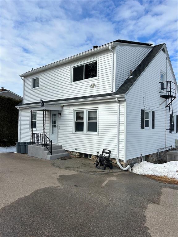 103 Oak St in Westerly, RI - Building Photo - Building Photo