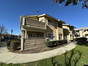 3701 Oak Creek Dr in Ontario, CA - Building Photo - Building Photo