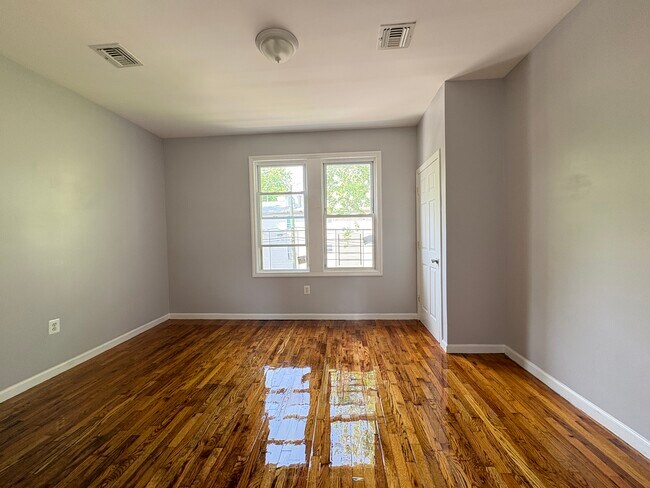 641 15th Ave, Unit 2L in Newark, NJ - Foto de edificio - Building Photo