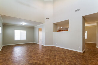 308 Sierra Breeze Ave in North Las Vegas, NV - Building Photo - Building Photo