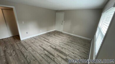 95-101 Upton St., Unit 95-C in Grafton, MA - Foto de edificio - Building Photo