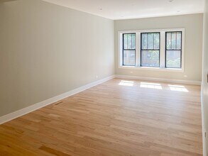 2537 N Campbell Ave, Unit 2541-1 in Chicago, IL - Foto de edificio - Building Photo