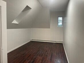 12 S Lake Ave, Unit Unit-3 in Albany, NY - Building Photo - Building Photo