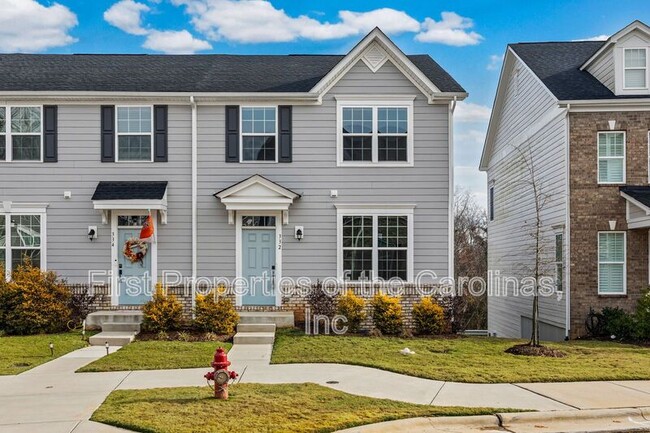 property at 332 Cramerton Mills Pkwy