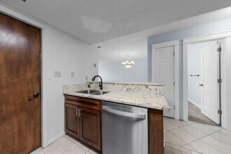 12 Viking Dr NW in Fort Walton Beach, FL - Building Photo - Building Photo