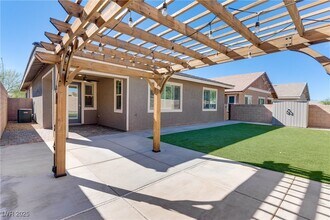 420 Al Coda Pl in Henderson, NV - Building Photo - Building Photo