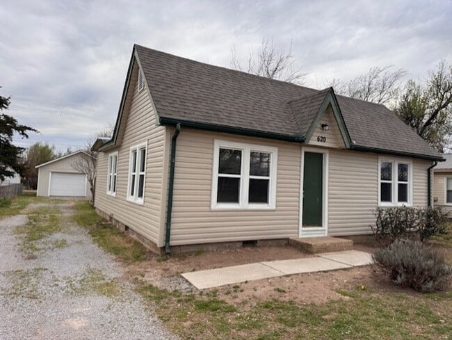 620 Dakota St in Norman, OK - Building Photo - Building Photo