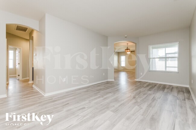 533 Interlock St in Lake Alfred, FL - Foto de edificio - Building Photo