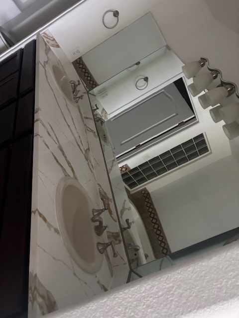 211 Moser Ave in Bullhead City, AZ - Foto de edificio - Building Photo