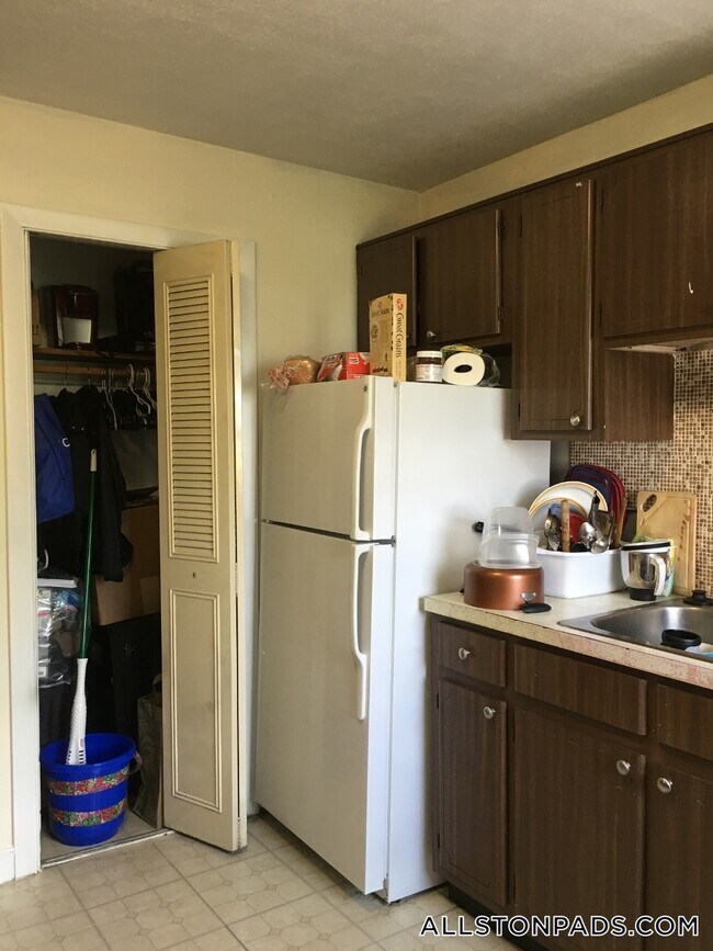 property at 10 Armington St