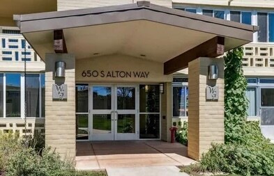650 S Alton Way, Unit 4C in Denver, CO - Building Photo