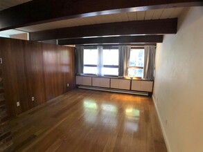 77 Joy, Unit 2 in Boston, MA - Foto de edificio - Building Photo