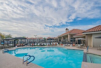 7900 E Princess Dr in Scottsdale, AZ - Building Photo - Building Photo