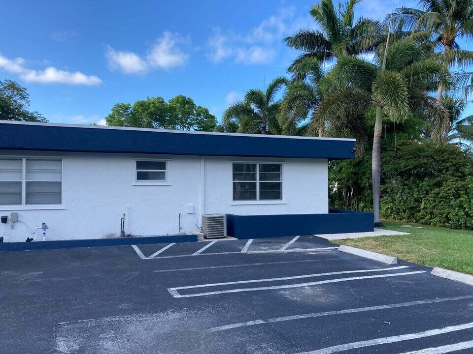 625 Oak St-Unit -C in Boynton Beach, FL - Building Photo