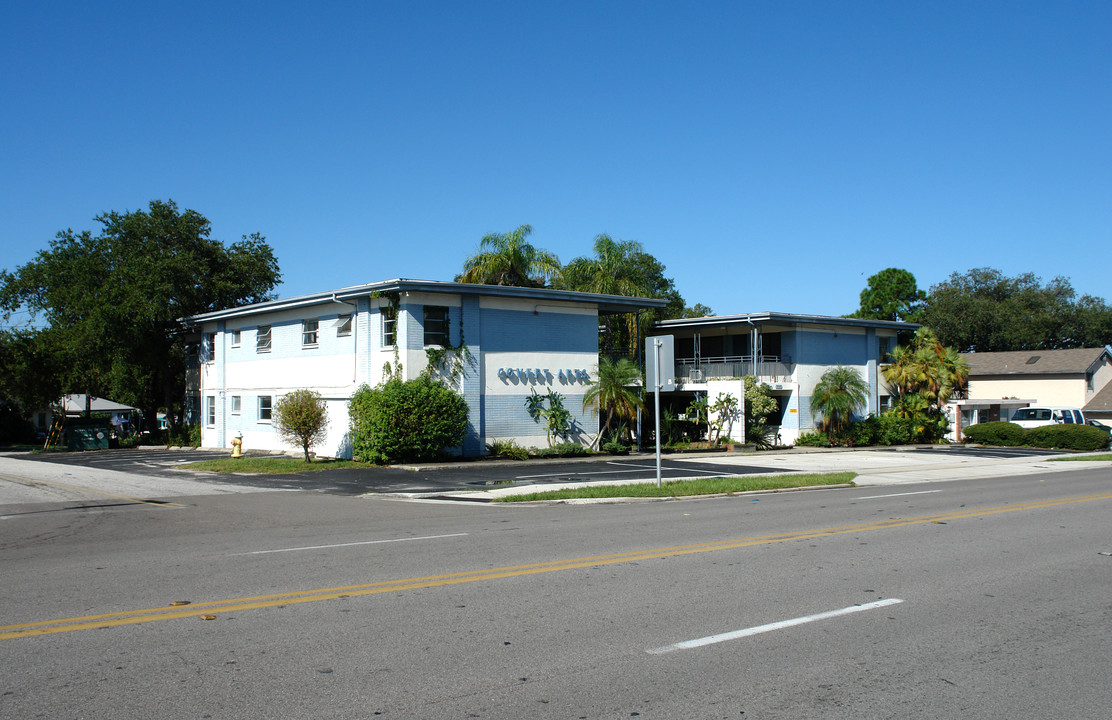 1451 Gulf to Bay Blvd in Clearwater, FL - Building Photo