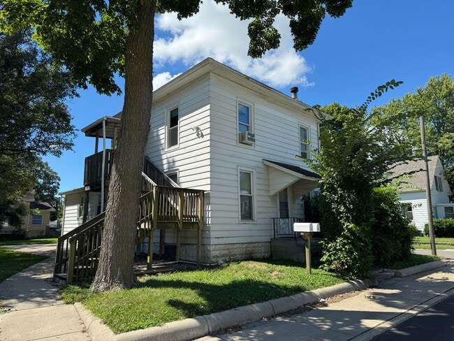 property at 208 W Miller St