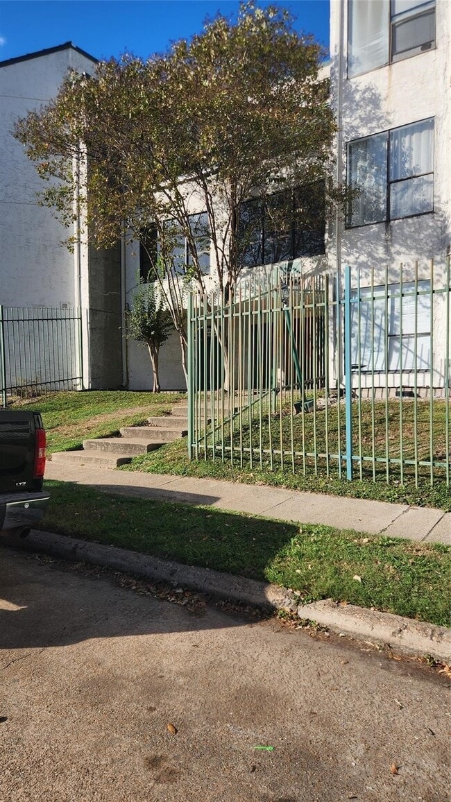 property at 2818 S Bartell Dr