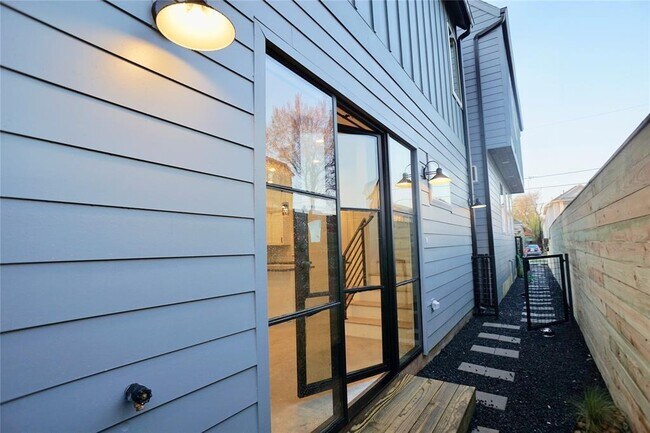 property at 1711 Summer St