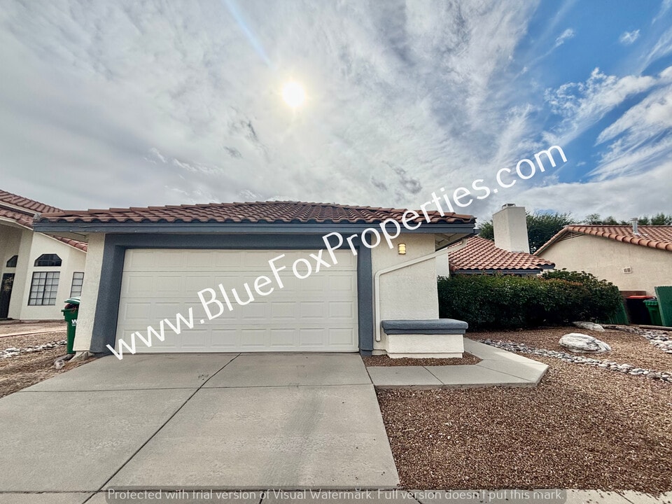 2621 W Camino Del Deseo in Tucson, AZ - Building Photo