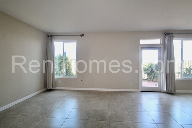 11162 Caminito Rodar in San Diego, CA - Building Photo - Building Photo