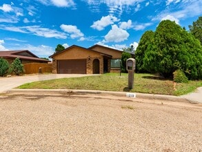 1219 Gemini Cir in Portales, NM - Building Photo - Building Photo