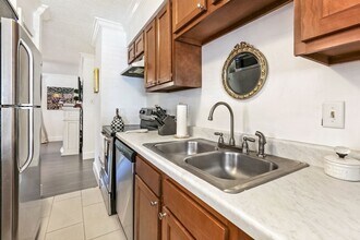 400 Elmeer Ave in Metairie, LA - Building Photo - Building Photo