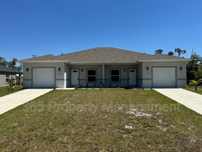 2022 Dorion St in Port Charlotte, FL - Building Photo - Building Photo