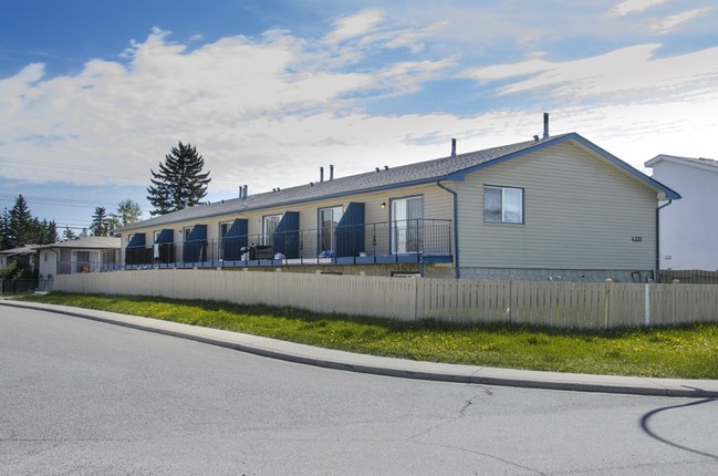 Bow Valley Flats in Calgary, AB - Building Photo - Building Photo