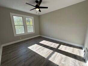 114 N Missouri Ave in Belleville, IL - Foto de edificio - Building Photo