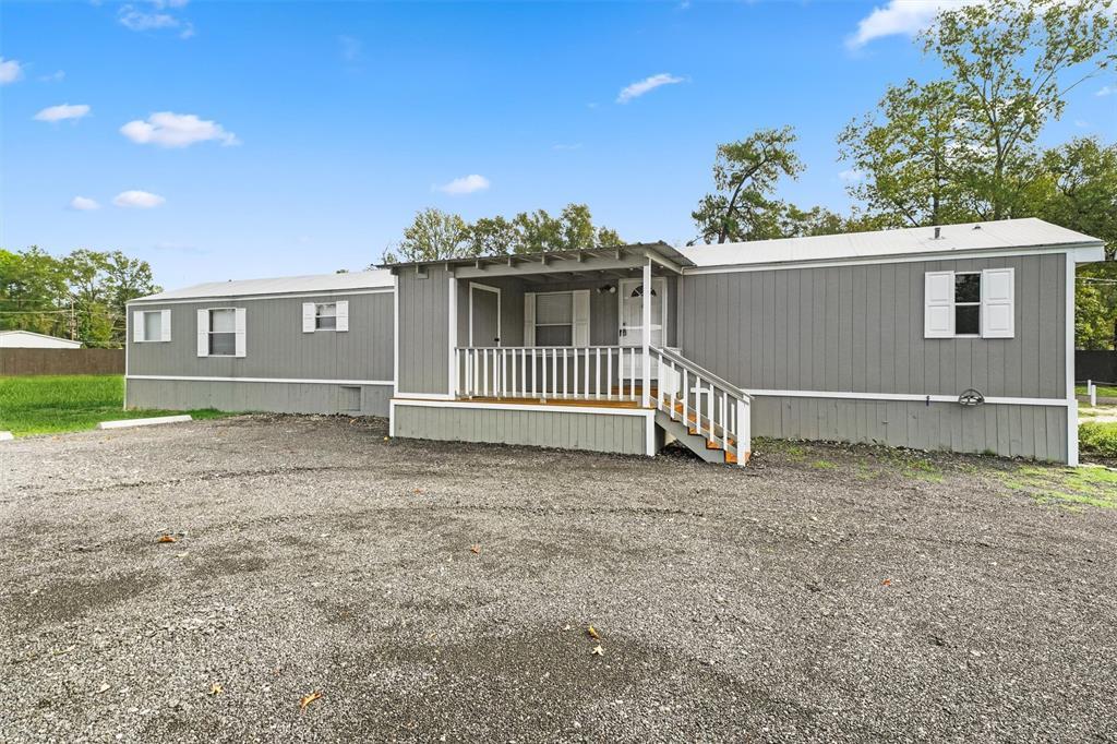 21601 Dogwood Dr in New Caney, TX - Building Photo