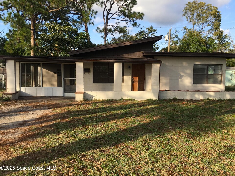 236 Seminole Ave in Titusville, FL - Building Photo